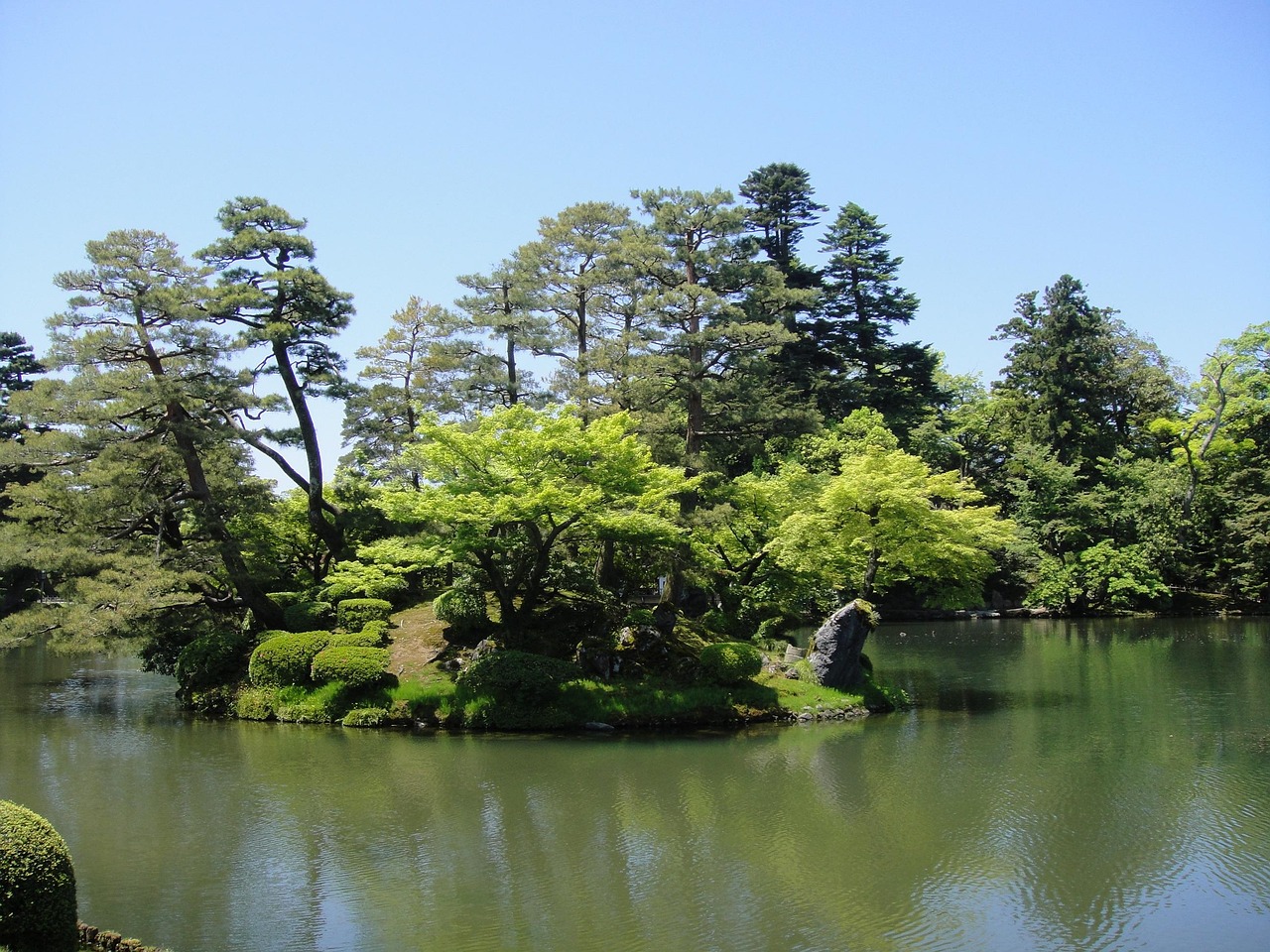 冬限定のカニ旅行に最適な北陸の宿泊先は？
