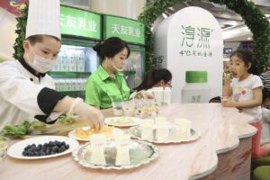 活ガニフルコースが楽しめる子連れOKの旅館はどこ？
