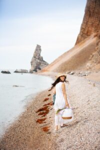 冬の海沿いで楽しむ活ガニフルコース宿の危険とは？