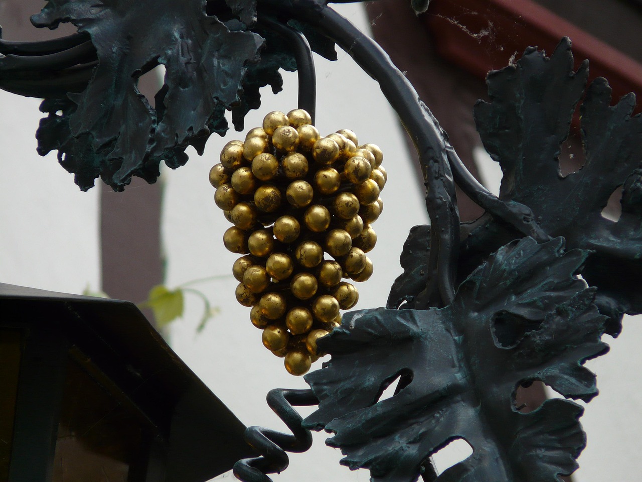 活ガニフルコースが楽しめる宿バーのある旅館はどこ？