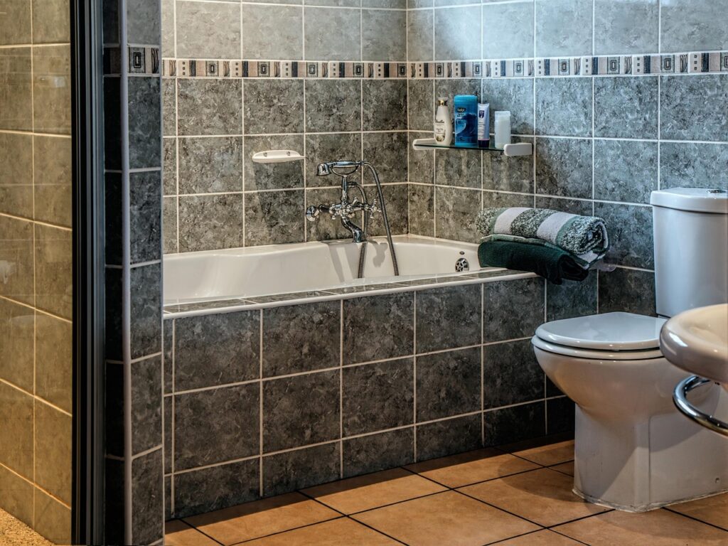 活ガニフルコースを楽しめる宿でバスとトイレ付きのおすすめは？