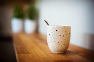 活ガニフルコースを楽しめる宿の無料ドリンクサービスとは？