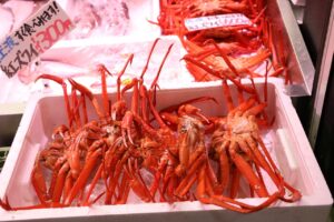 冬の海鮮宿で活ガニフルコースを楽しむための追加は何が必要？