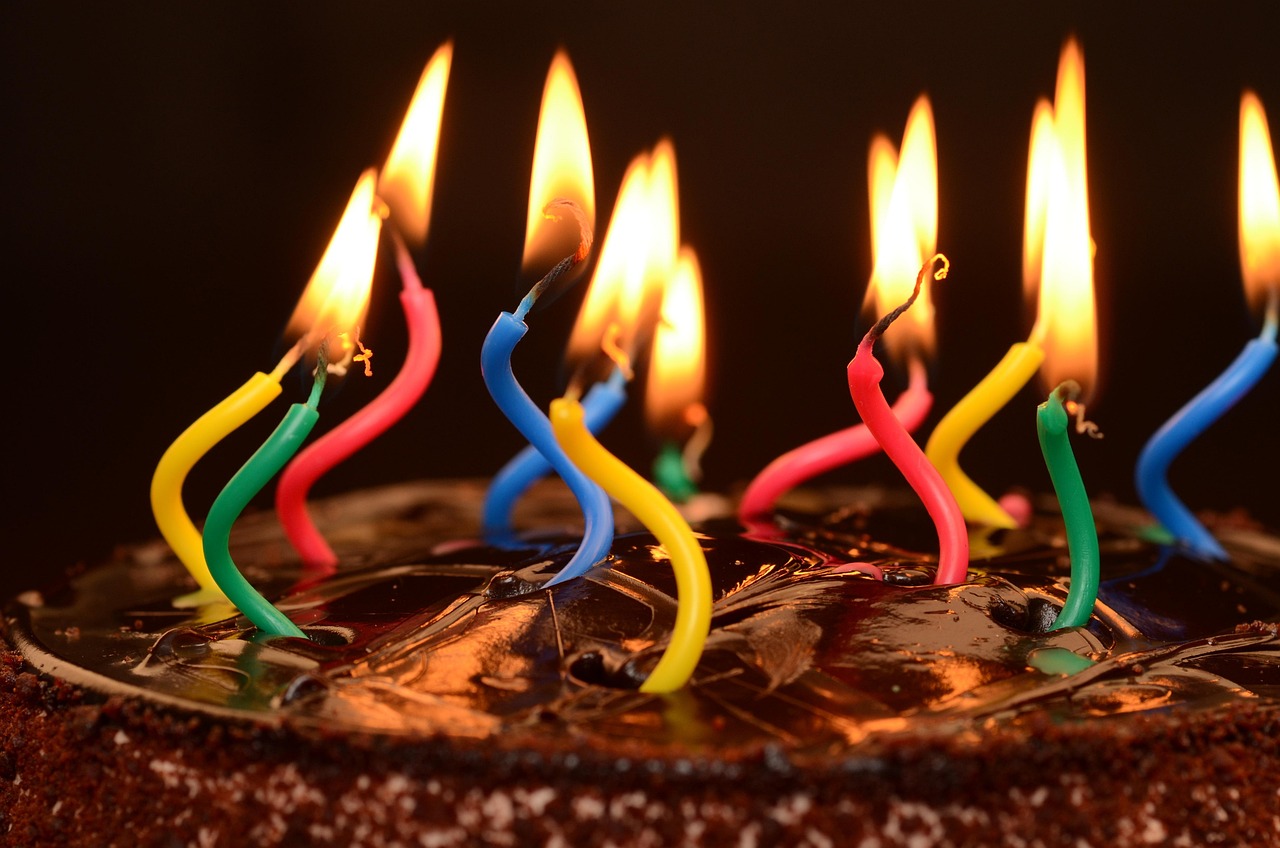 活ガニフルコースが楽しめる宿での誕生日プレートはある？